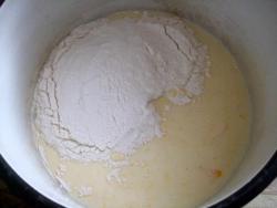 Пористые блины дырчатые - шаг 3