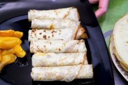 название картинки Фруктовые блинчики на молоке с абрикосовой начинкой