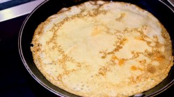 название картинки Фруктовые блинчики на молоке с абрикосовой начинкой