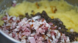 название картинки Блинчики с начинкой из бекона и грибов