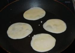 название картинки Блины в бутылке с молоком