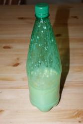 название картинки Блины в бутылке с молоком