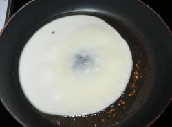 название картинки Блины в бутылке с молоком