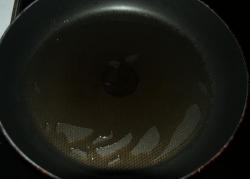 название картинки Блины в бутылке с молоком