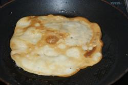 название картинки Блины в бутылке с молоком