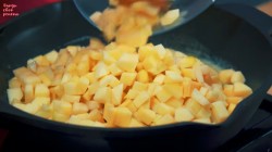 Блинный пирог с начинкой из фруктов - шаг 4