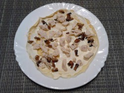 название картинки Блинный торт с грибами и курицей