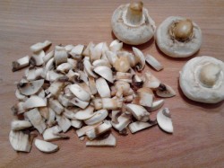 название картинки Блинный торт с грибами и курицей