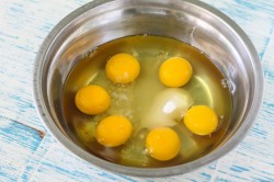 название картинки Блинный торт со сгущенкой