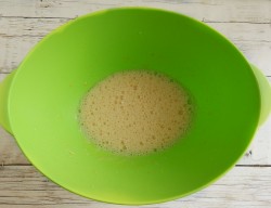 Блины на воде с яйцами тонкие с дырочками