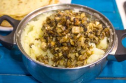 название картинки Блины с картошкой и грибами на кипятке