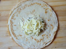 название картинки Блинчики с ветчиной и сыром