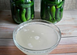 Бочковые соленые огурцы в банках холодным способом - шаг 8 Бочковые соленые огурцы в банках холодным способом - шаг 8