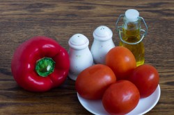 название картинки Болгарский перец с помидорами на сковороде