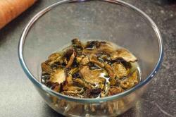 название картинки Вегетарианский борщ без мяса с фасолью и грибами