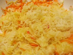 название картинки Борщ с квашенкой и свеклой