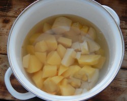 название картинки Борщ со свежей капустой и свеклой