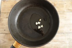 Брокколи на сковороде