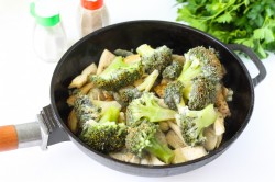 название картинки Брокколи с грибами