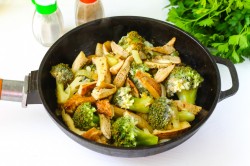 название картинки Брокколи с грибами