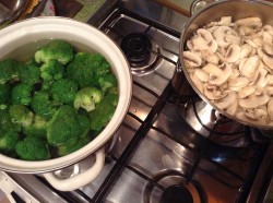 Брокколи с грибами на зиму