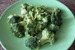 Брокколи с шампиньонами и имбирем