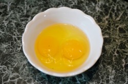 Брокколи с яйцом на сковороде