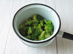 Брокколи в сливочном соусе