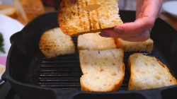 Брускетта с творожным сыром по итальянски