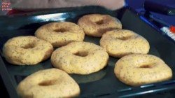 название картинки Бублики с маком на молоке