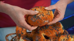 название картинки Бублики с маком на молоке