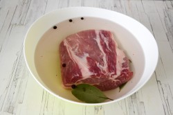 Буженина в рукаве в духовке