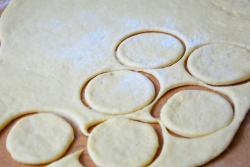 Булочки из теста на сметане а-ля Капкейки