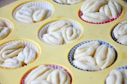 Булочки из теста на сметане а-ля Капкейки