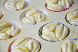 Булочки из теста на сметане а-ля Капкейки