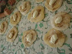 название картинки Дрожжевые булочки с творогом и корицей