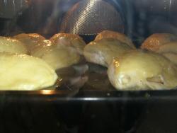 название картинки Дрожжевые булочки с творогом и корицей