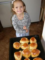 название картинки Дрожжевые булочки с творогом и корицей