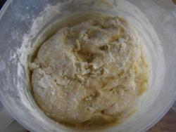 название картинки Дрожжевые булочки с творогом и корицей