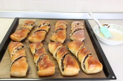 название картинки Булочки с глазурью и шоколадным пудингом