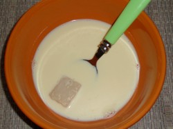 Булочки с джемом из дрожжевого теста - шаг 2 Булочки с джемом из дрожжевого теста - шаг 2