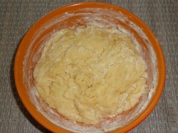 Булочки с джемом из дрожжевого теста - шаг 7 Булочки с джемом из дрожжевого теста - шаг 7