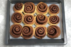 название картинки Булочки синабон с корицей