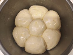 Булочки в мультиварке дрожжевые