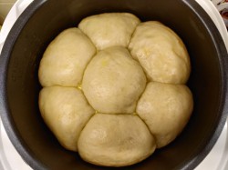 Булочки в мультиварке дрожжевые