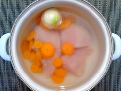 Бульон из куриных грудок - шаг 3