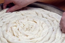 название картинки Бурек по турецки с мясом свернутый