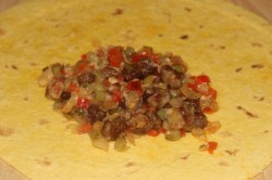 Буррито с маринованными огурцами