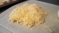 название картинки Бутерброд с яйцом и сыром горячий