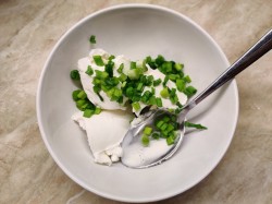 название картинки Бутерброды черный хлеб со шпротами и соленым огурцом